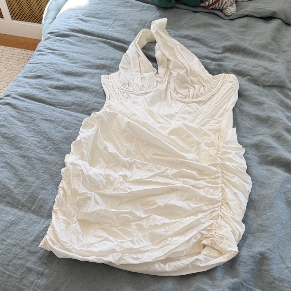Elegant White Dress - Picture 3 of 4